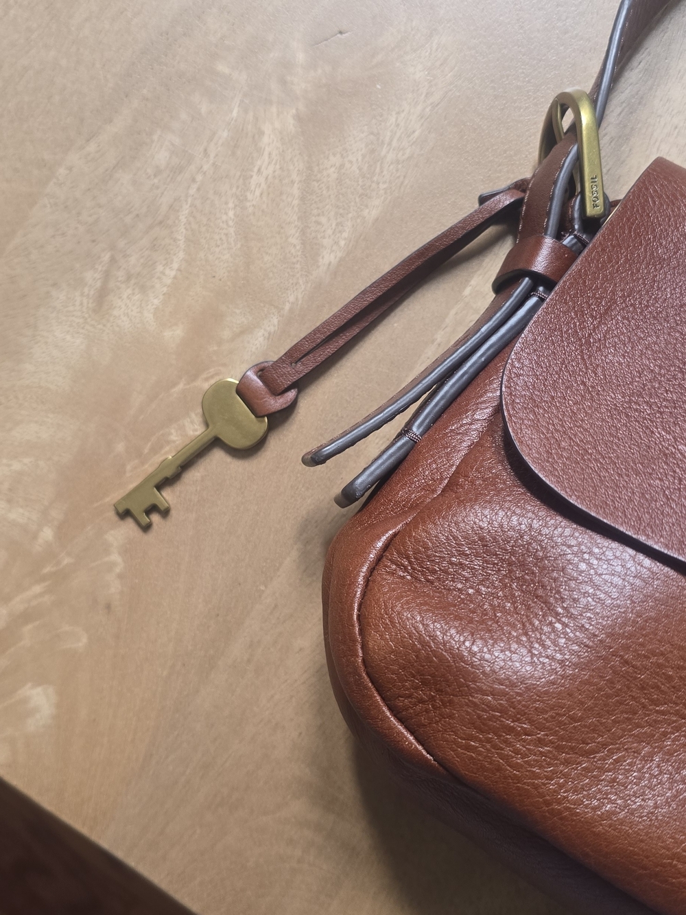 Fossil Harper Small Brown Leather Flap Crossbody Saddle Bag Purse with Key - Picture 9 of 13